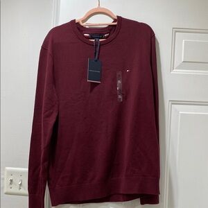 NWT.  Tommy Hilfiger, men’s size XL, sweater.